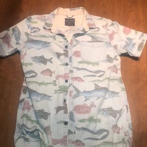 Fisherman’s collared and buttoned tee